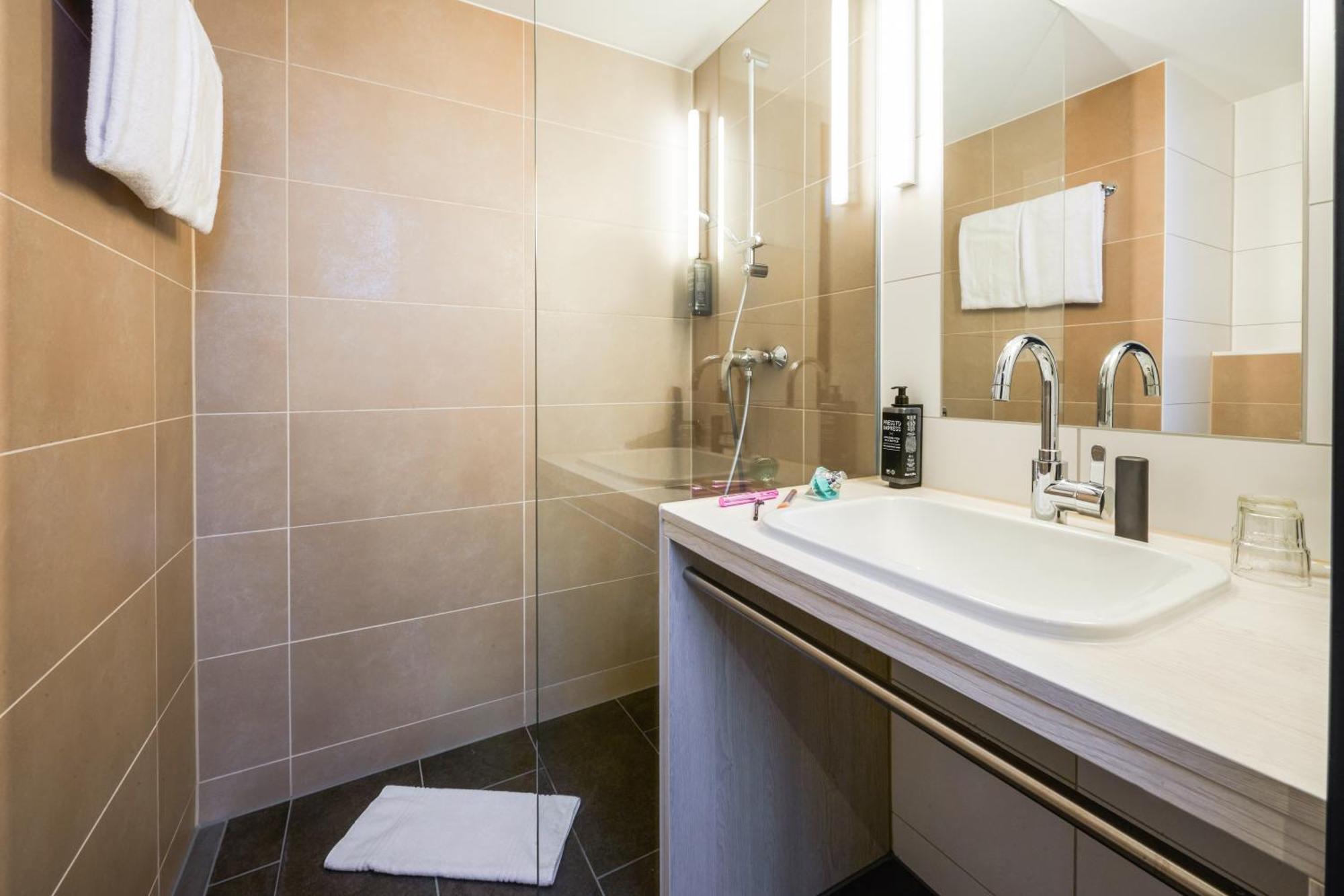 Отель Ibis Styles Зинген Экстерьер фото